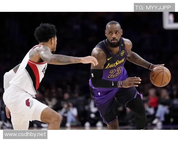 詹姆斯40+8里夫斯32分 湖人击败开拓者