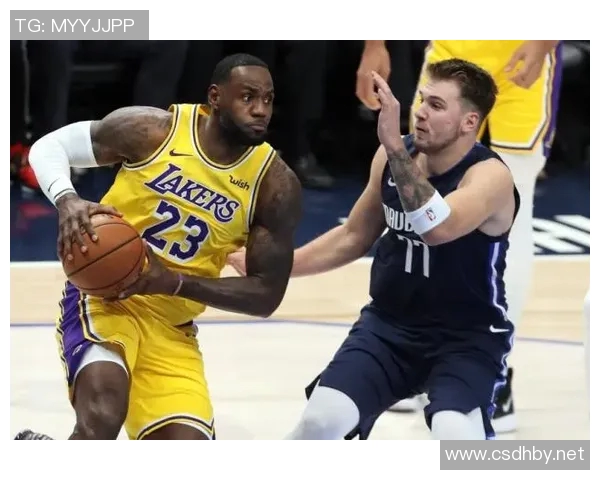 东契奇开局闪电，詹皇定海神针，湖人为何还是被雄鹿打懵？